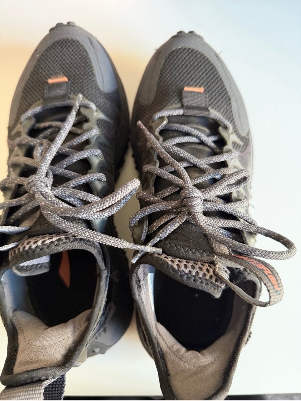 Men's Gray Athletic Trail Shoes - Cushioned Outdoor Sneakers
